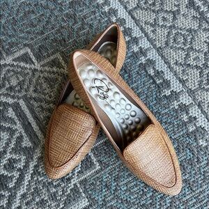 Ros Hommerson Women's Honey Pump with Crescent Heel